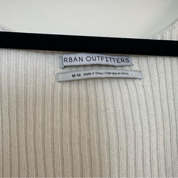 Urban Outfitters Cropped Ribbed Sweater Tank‎ - Picture 2 of 4